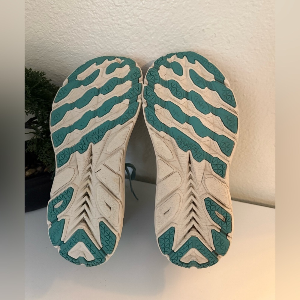 Hoka women size 8 Clifton 8 Teal and Coral Running Shoes - Picture 9 of 9
